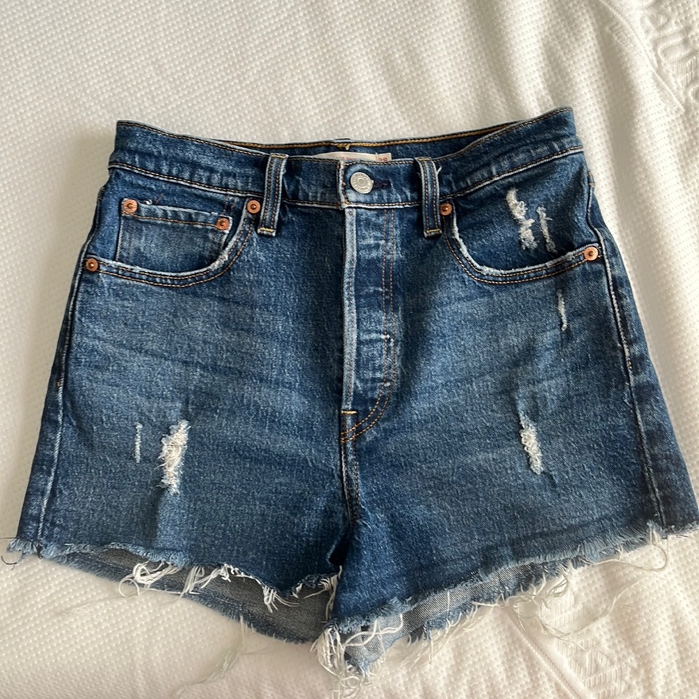 Levi’s Ribcage Jean Shorts 28